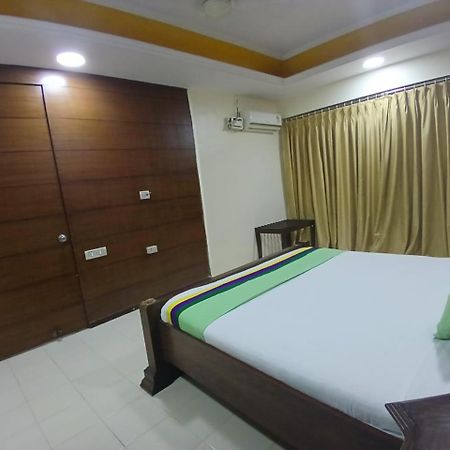 Blossoms Room The Plaza-Luxury Collection- Lakdikapul Hyderabad Esterno foto