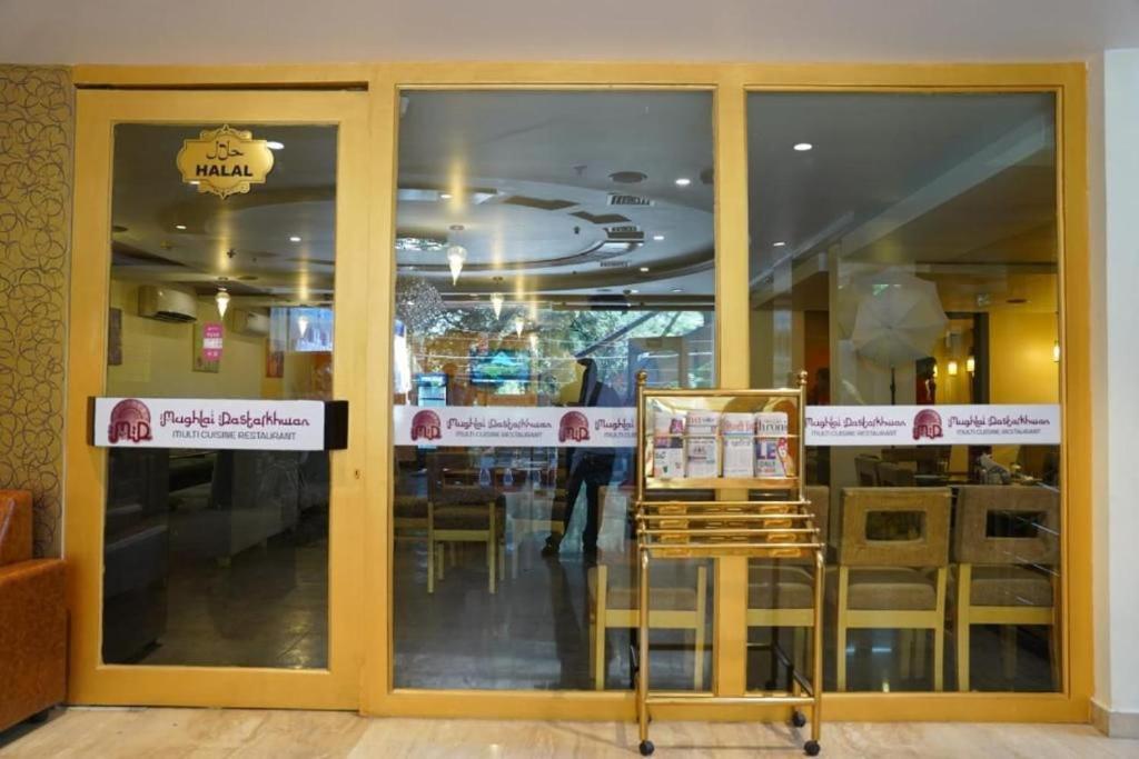Blossoms Room The Plaza-Luxury Collection- Lakdikapul Hyderabad Esterno foto