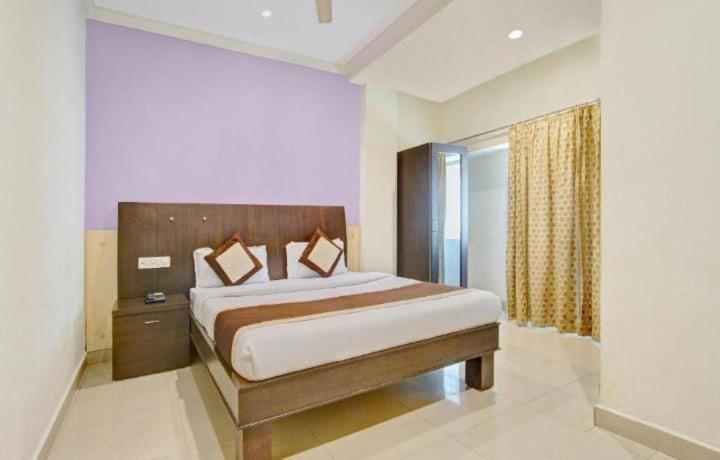 Blossoms Room The Plaza-Luxury Collection- Lakdikapul Hyderabad Esterno foto
